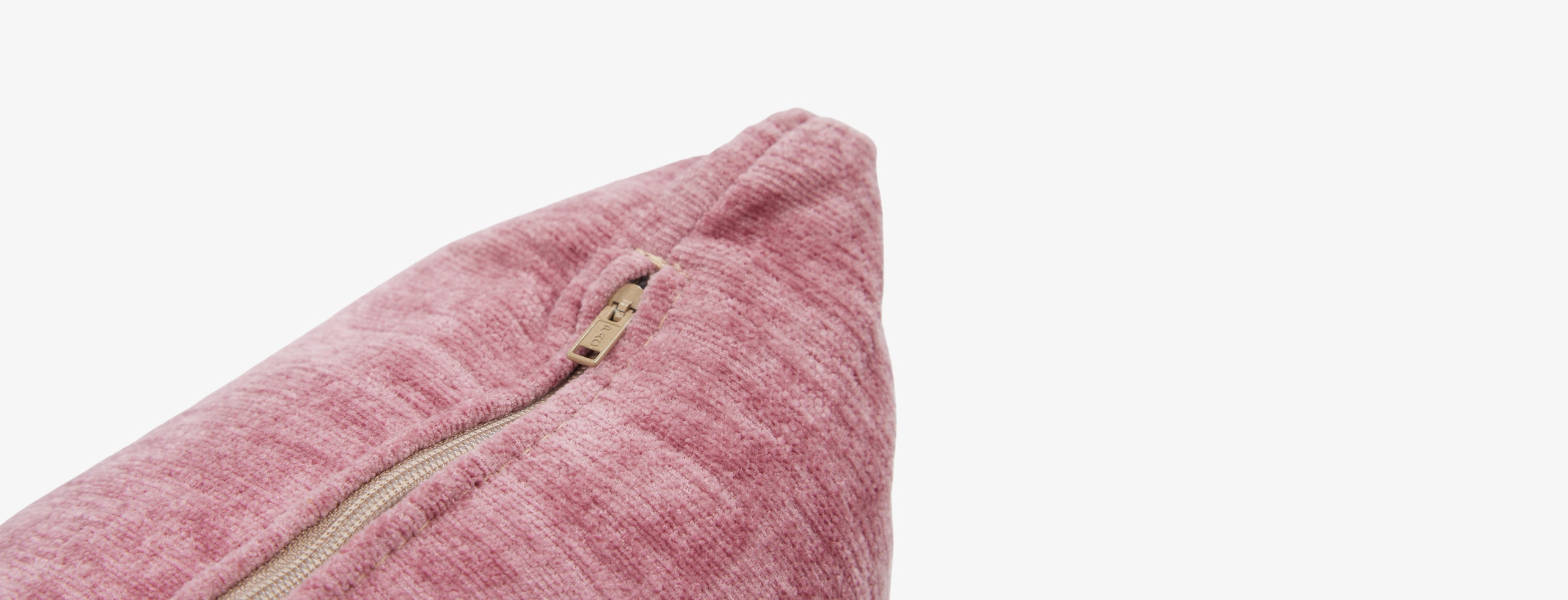 Decorative%20Knife%20Edge Pillows 22x22 (Set Crave Heather Rose