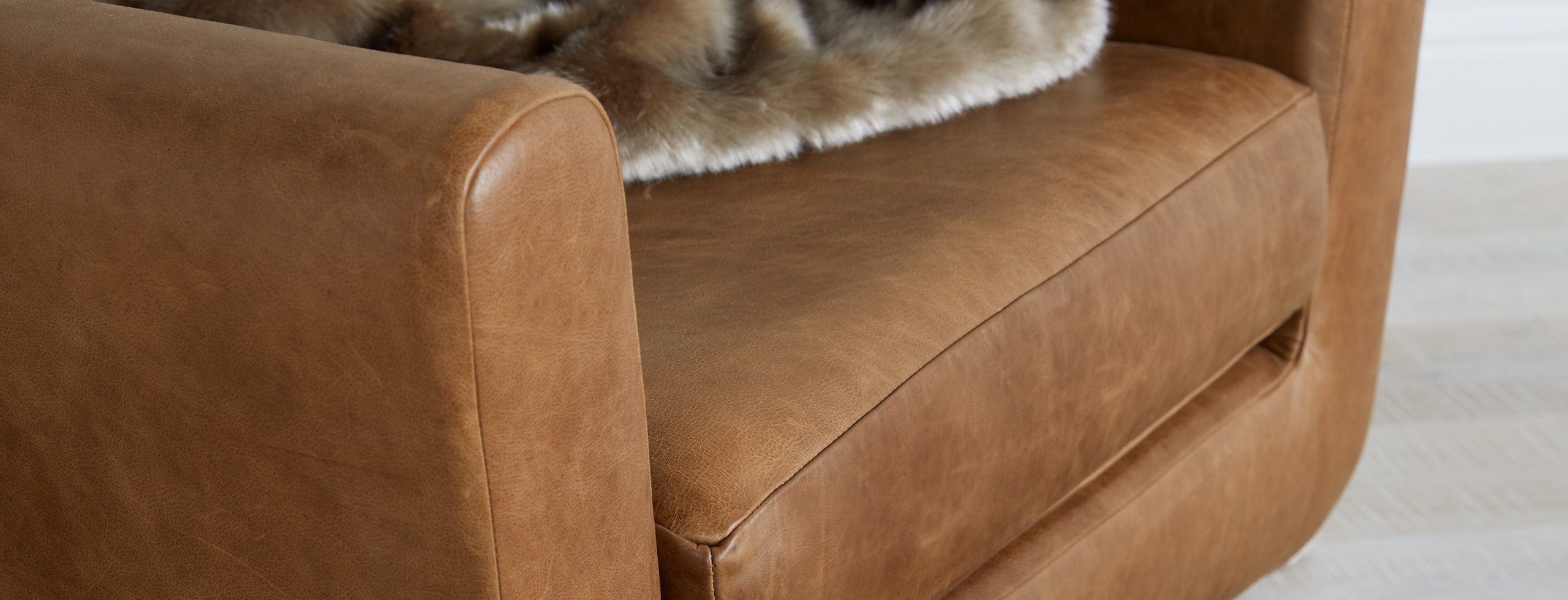 20181101 Hughes Leather Chair Santiago Ale1512 Flip