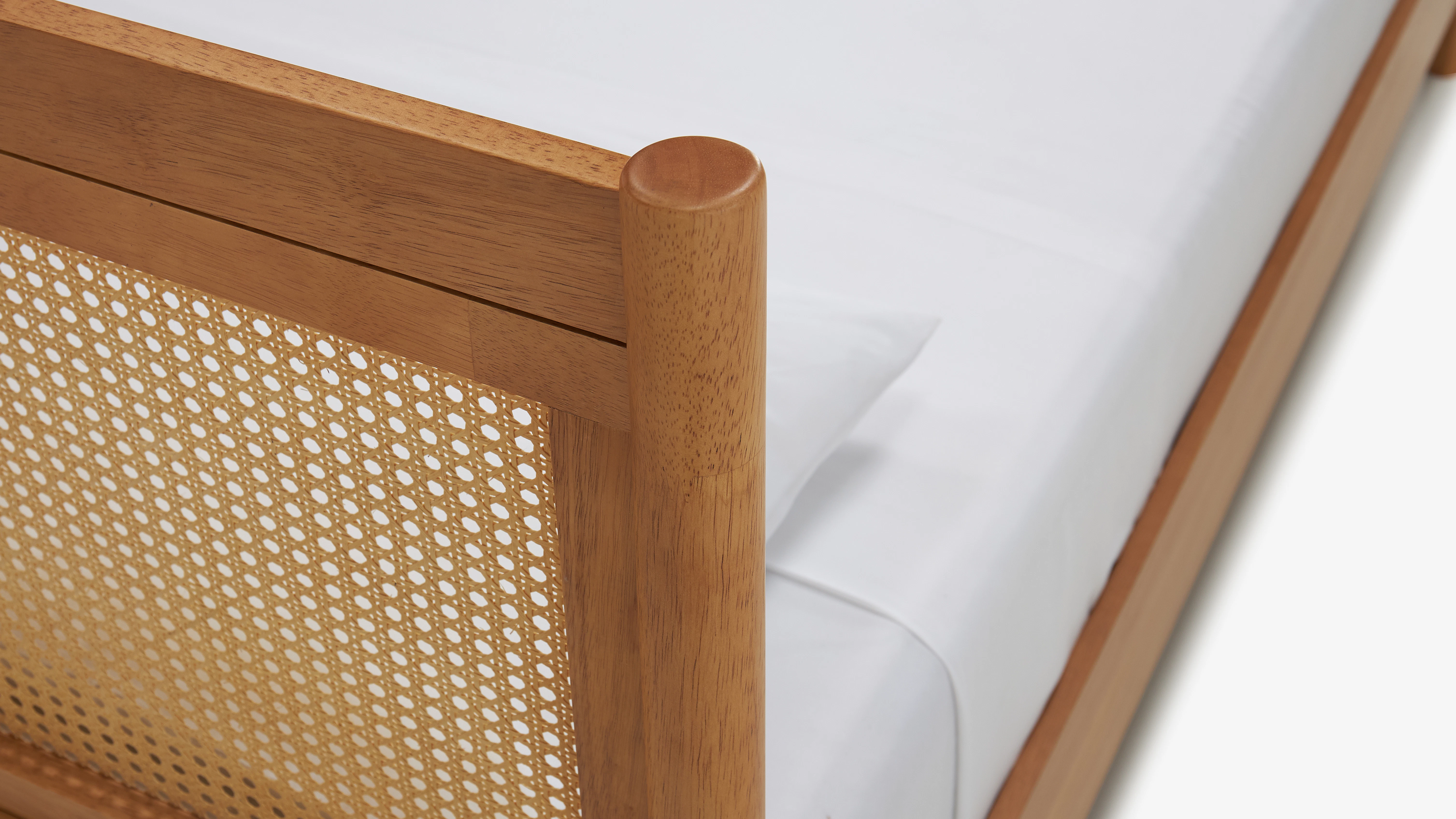 Cleo Bed