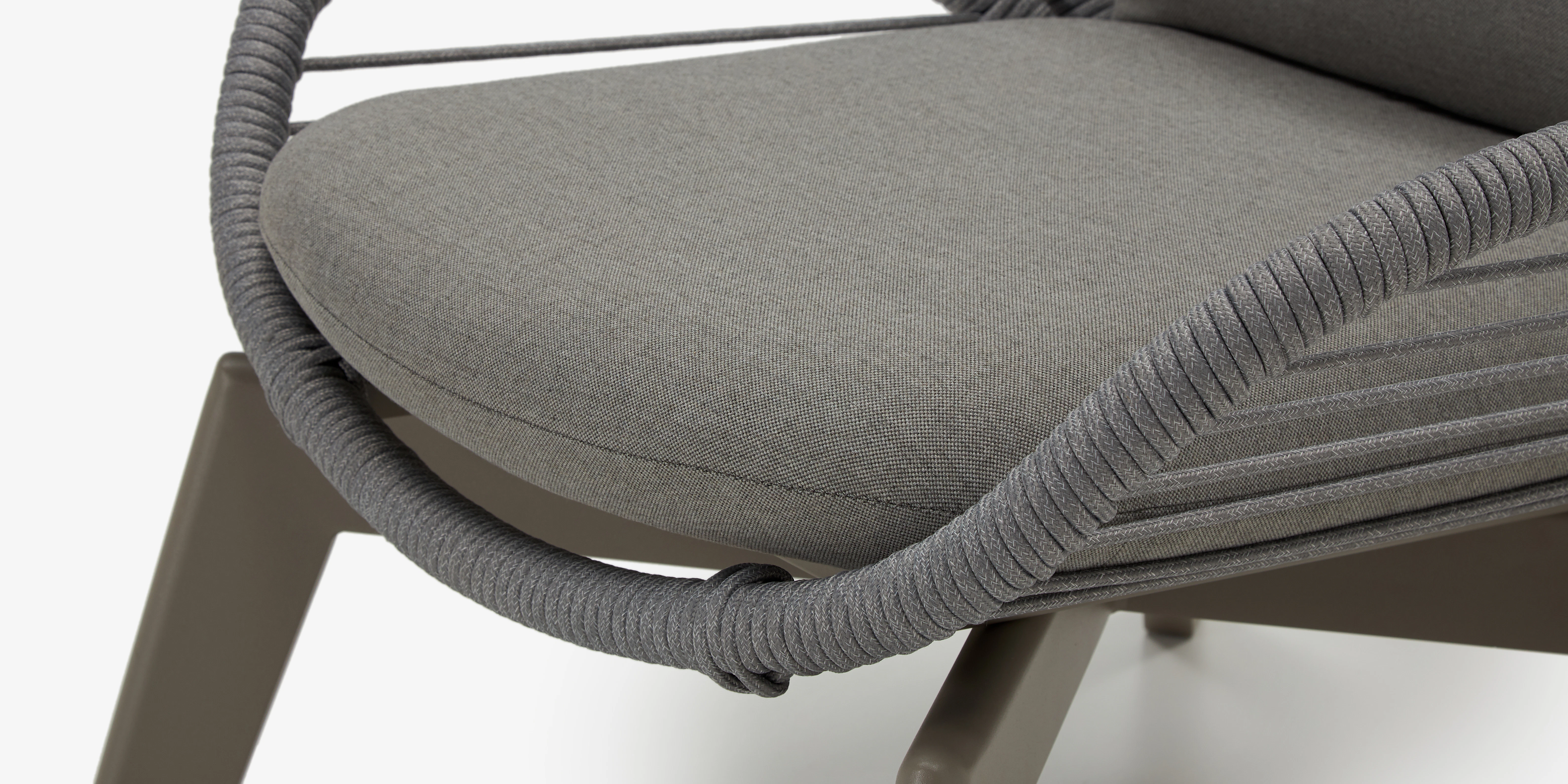 Zuma Outdoor Lounge Chair