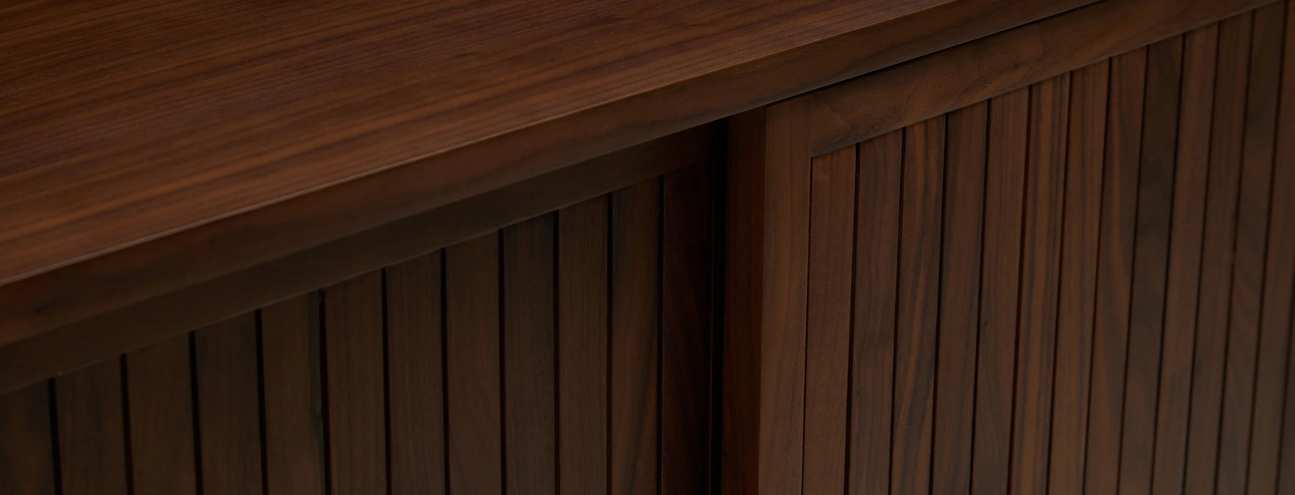 Elsa Bar Cabinet (Walnut Gold)