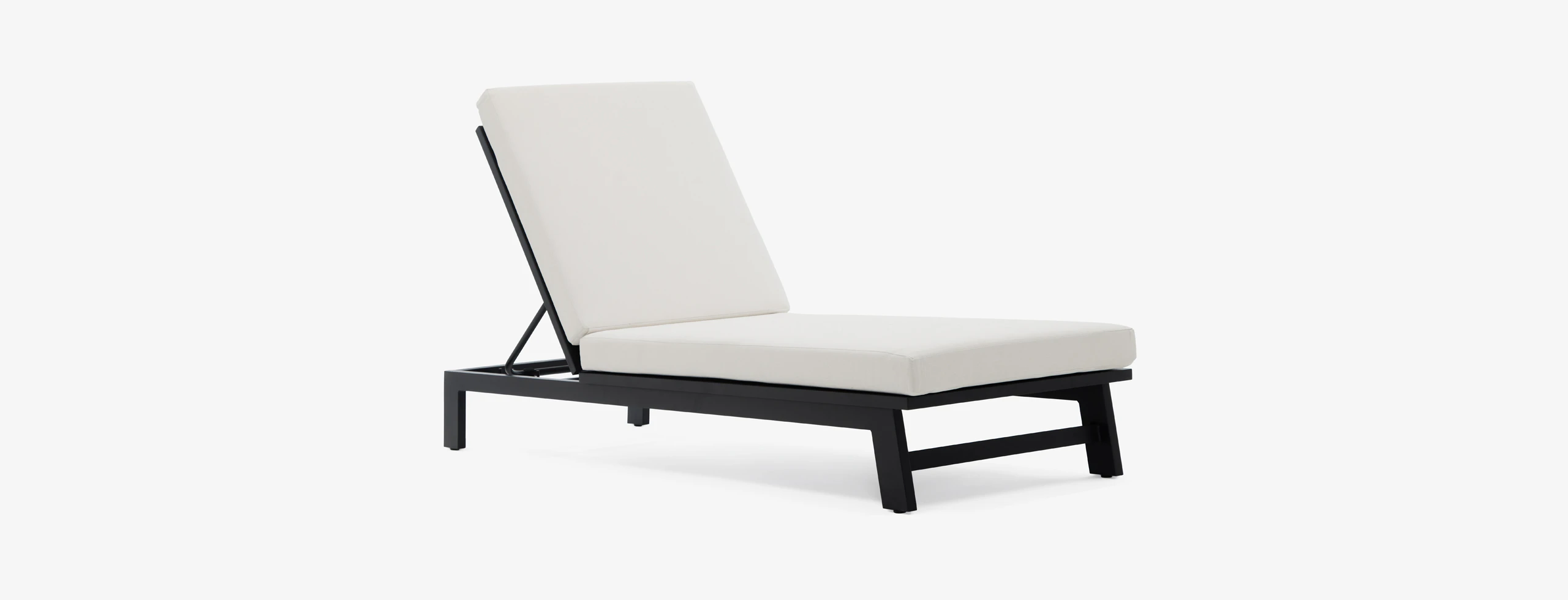 Lucia Outdoor Lounger