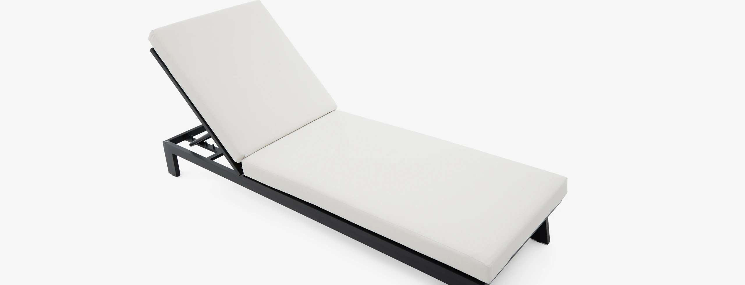 Lucia Outdoor Lounger - Thumbnail 3