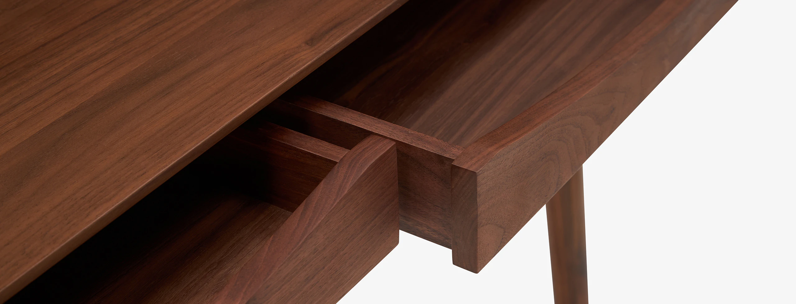 Cortina Desk Walnut