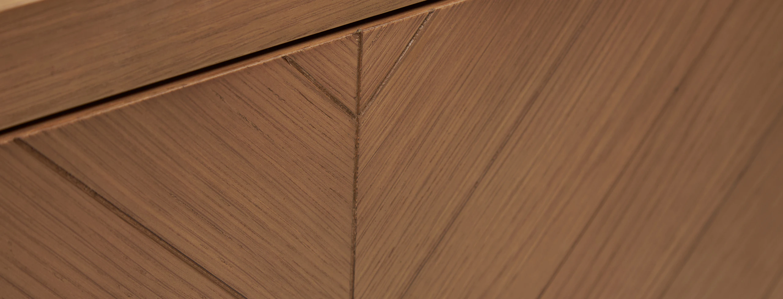 Estelle Chest
