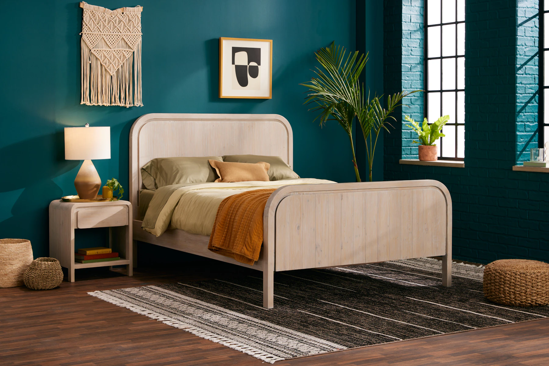 Everson Bed