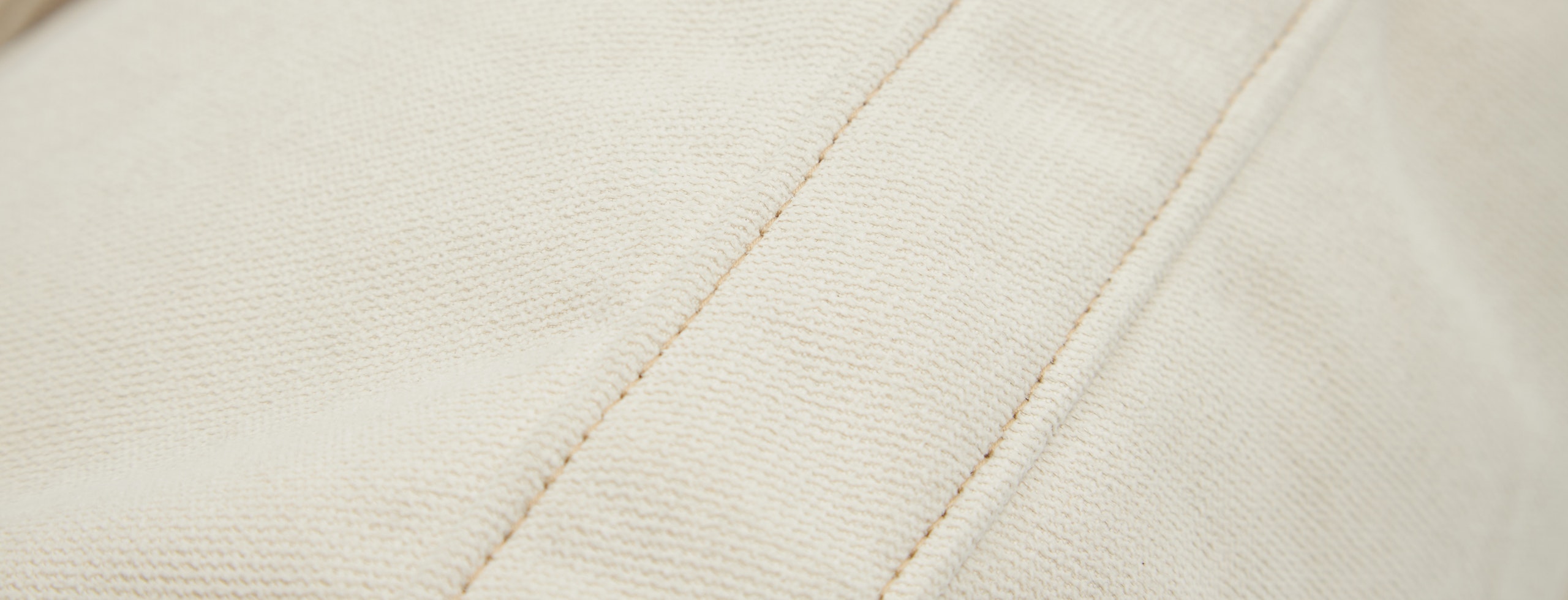 Bryant Petite Corner Chair Caspiar Ivory