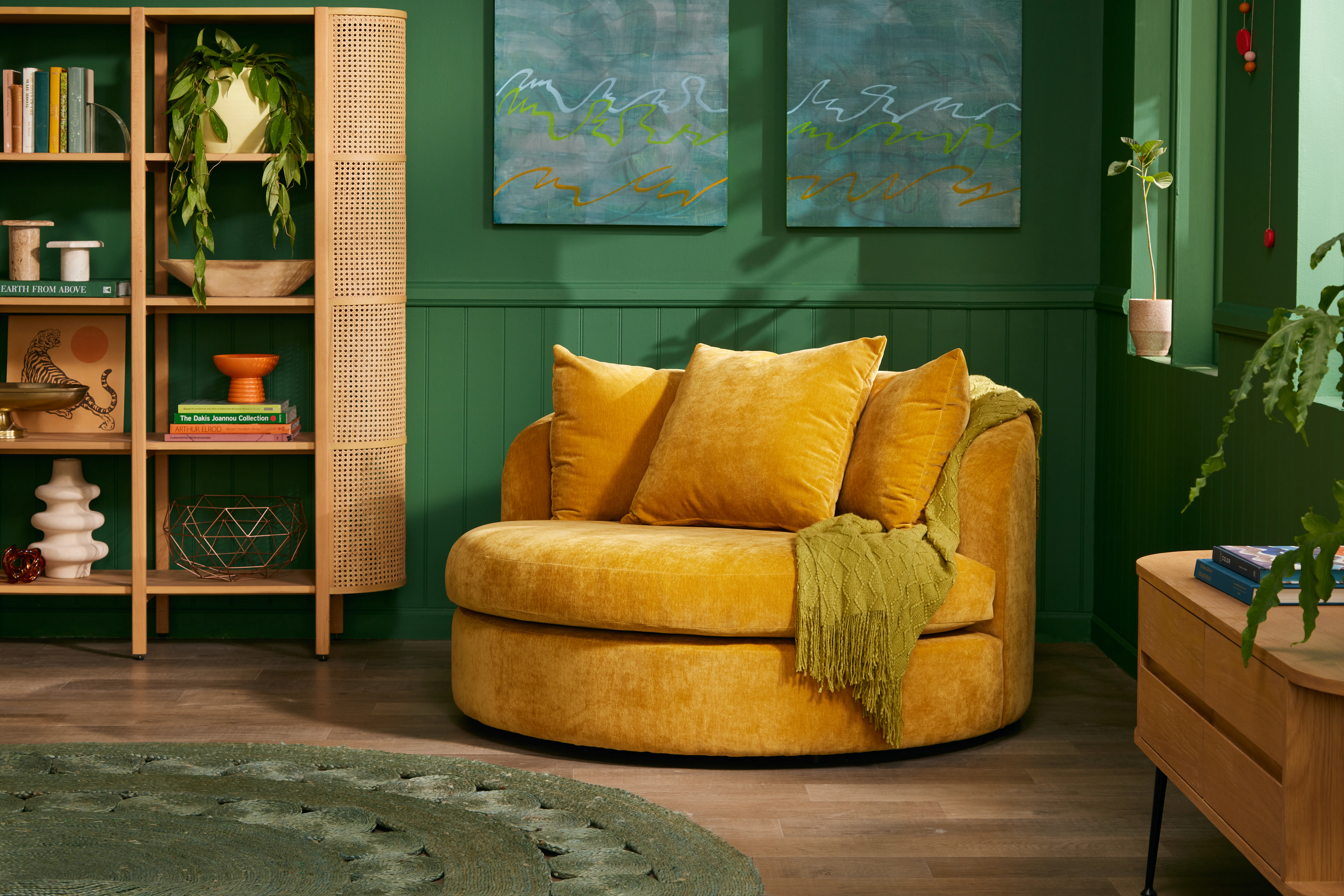 Amelia Grand Chair Harper Amber