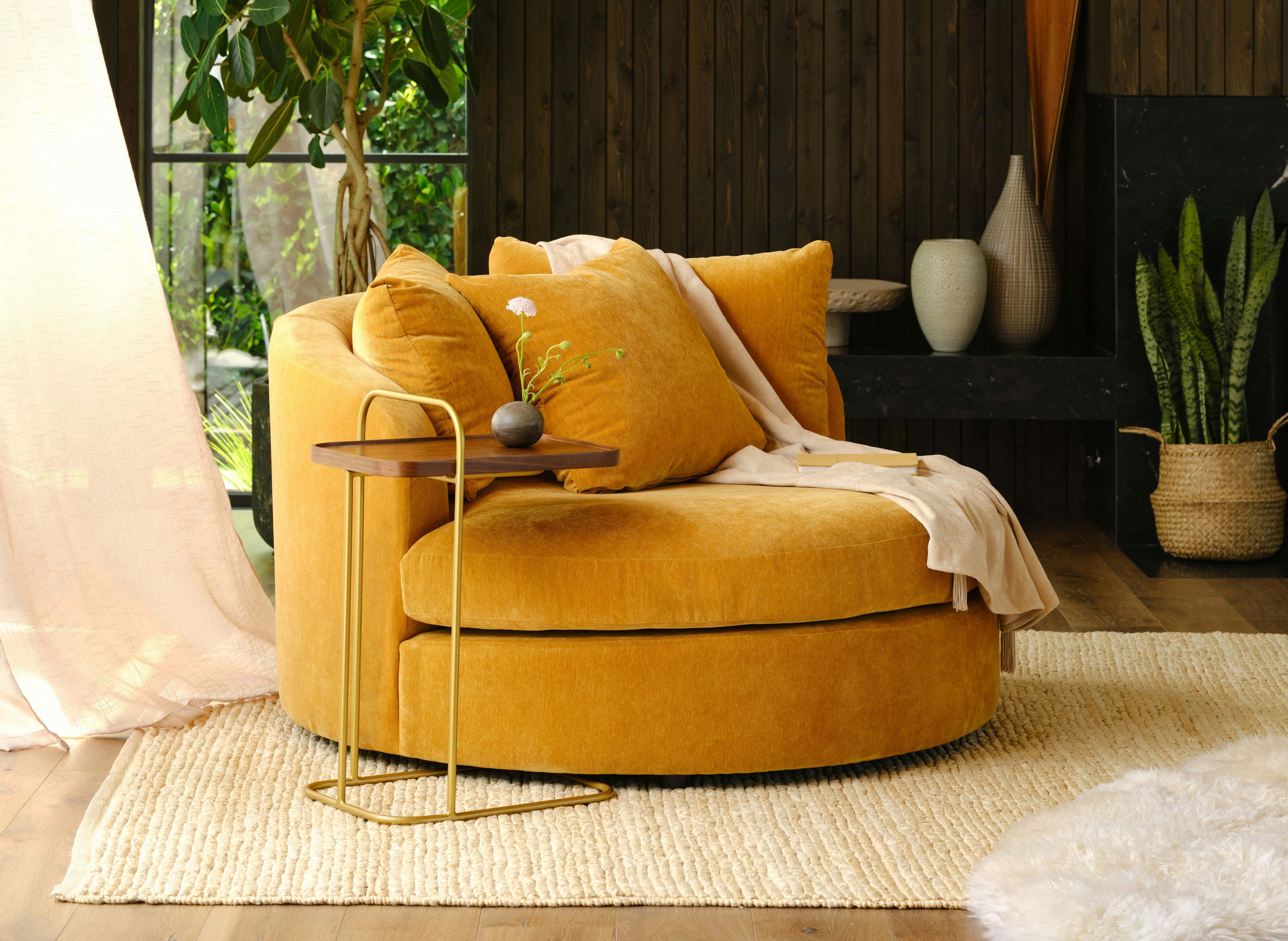 Amelia Grand Chair Harper Amber Gold