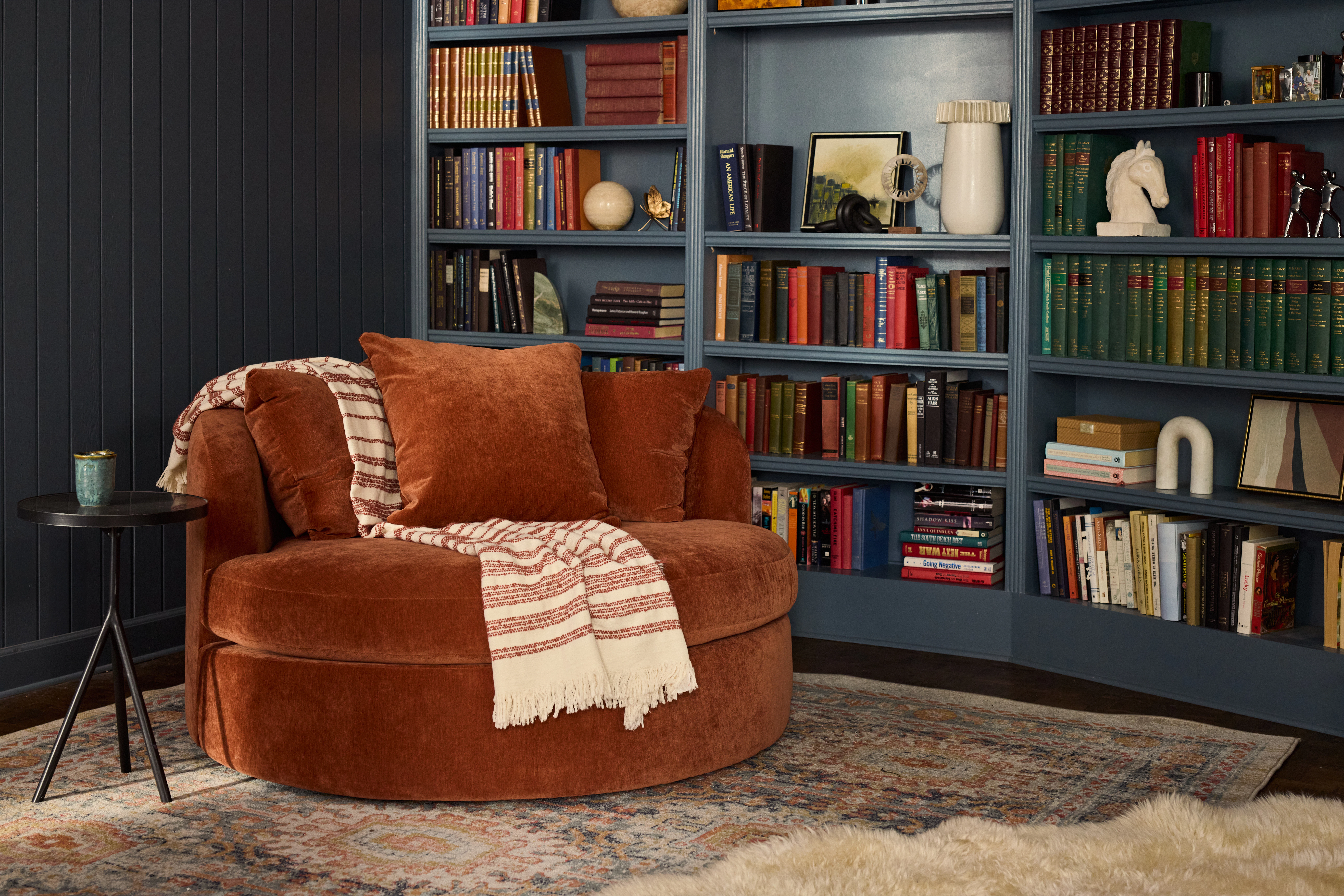 Amelia Grand Swivel Chair Harper Cinnamon