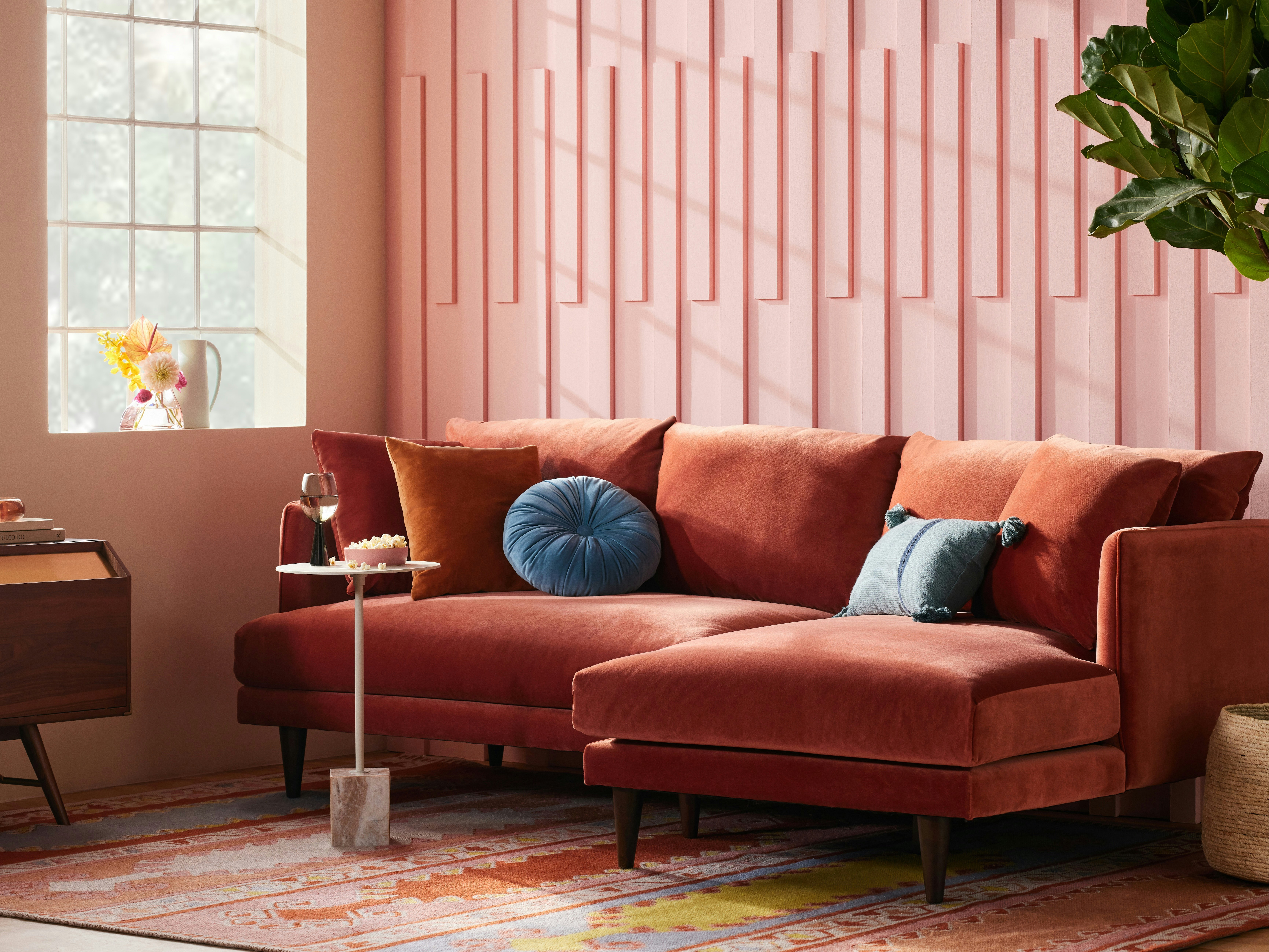 Lewis Apartment Sectional Banks Zinnia