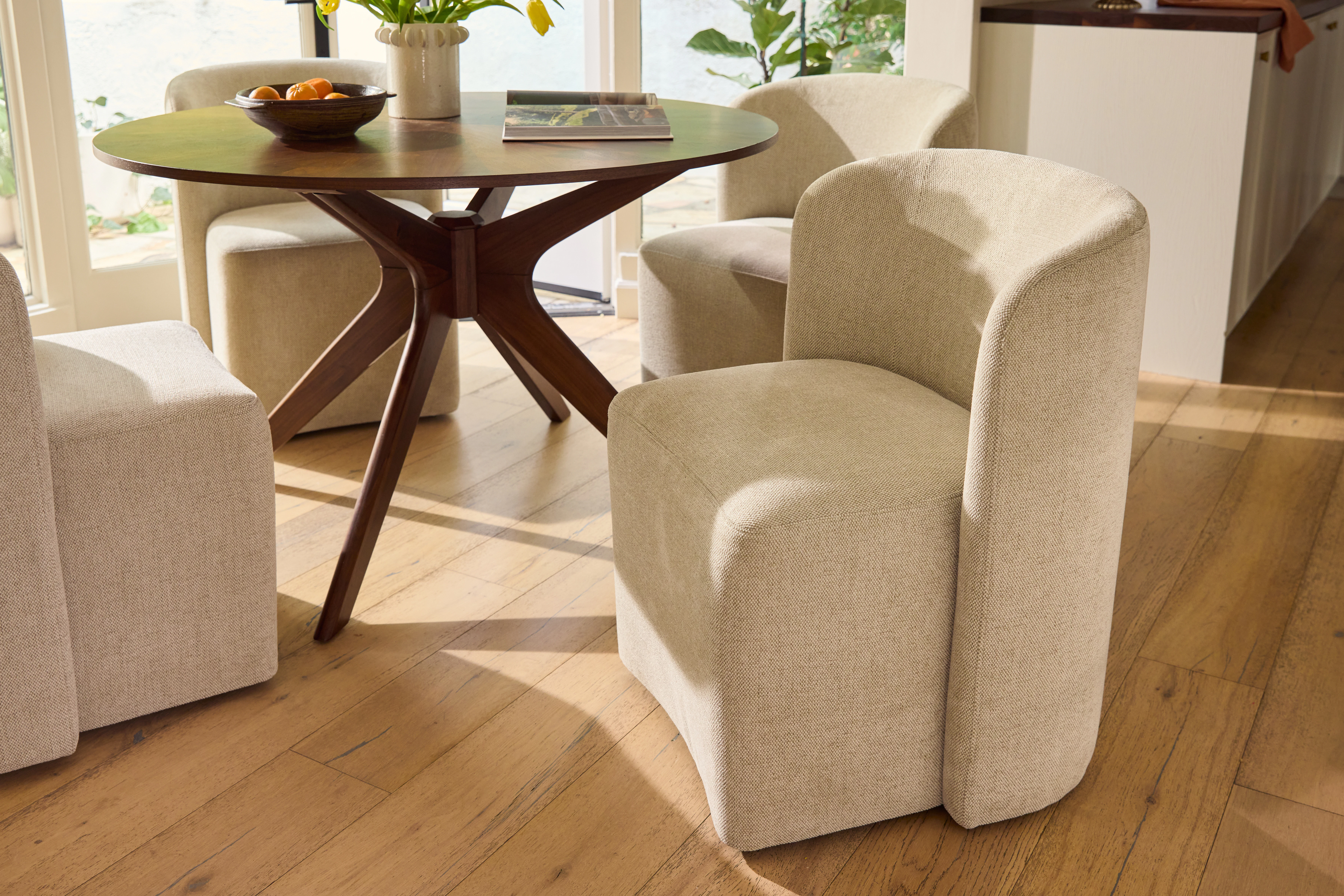 Phoebe Dining Table 48in Bevan Dining Chairs