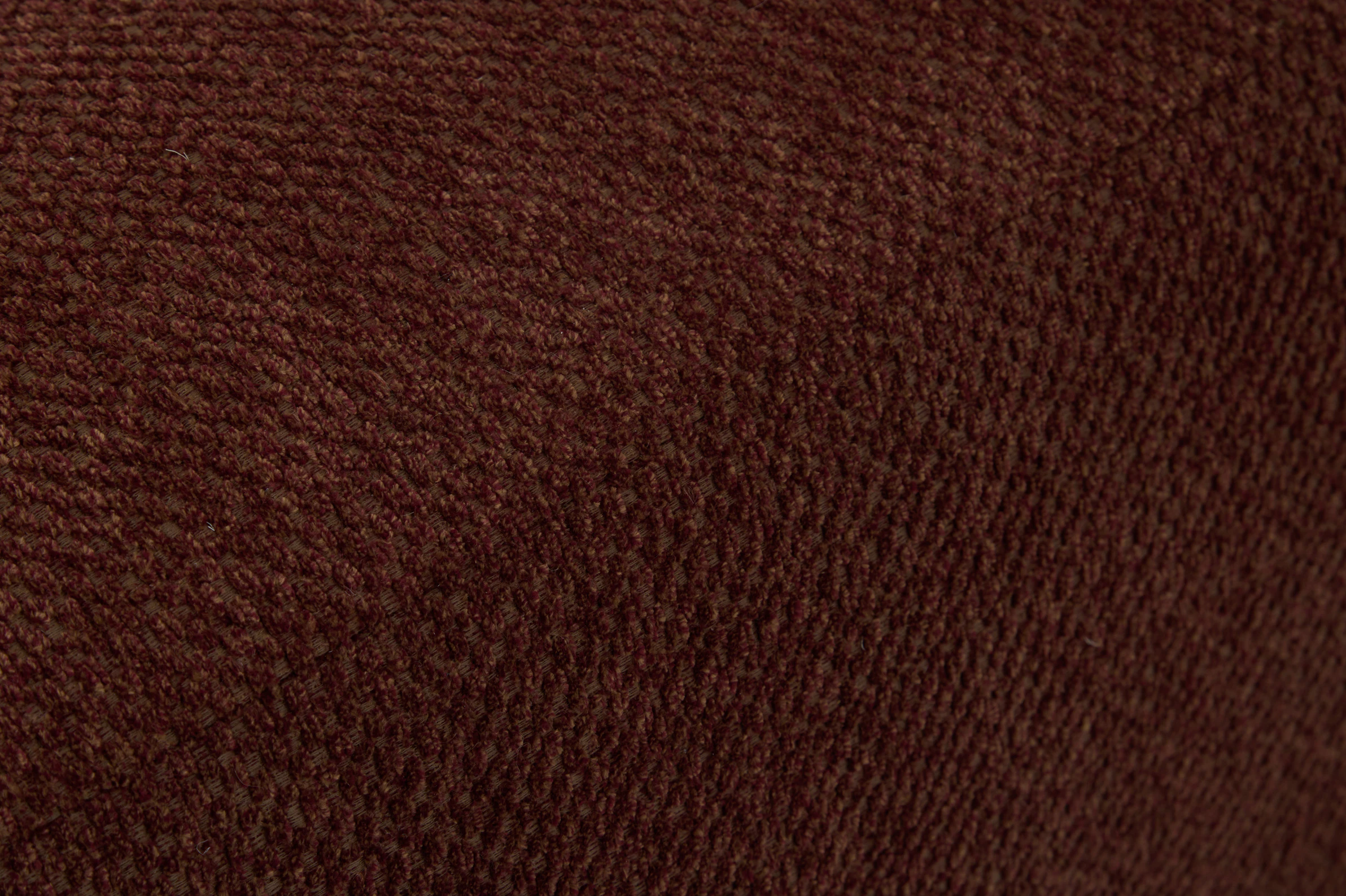 Laine Single Arm Chiase Telly Garnet