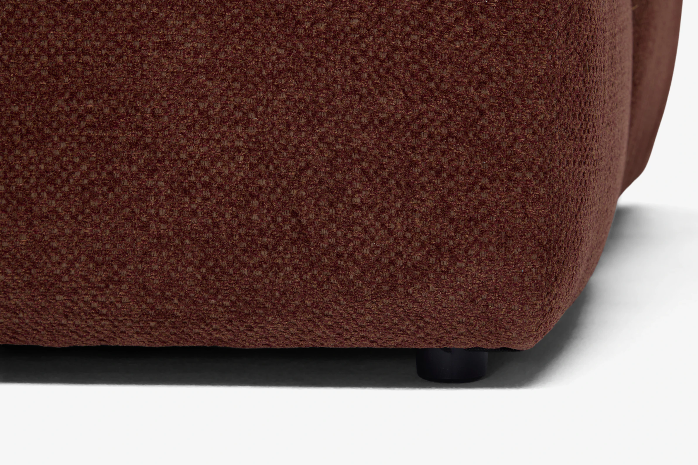 Laine Single Arm Chiase Telly Garnet