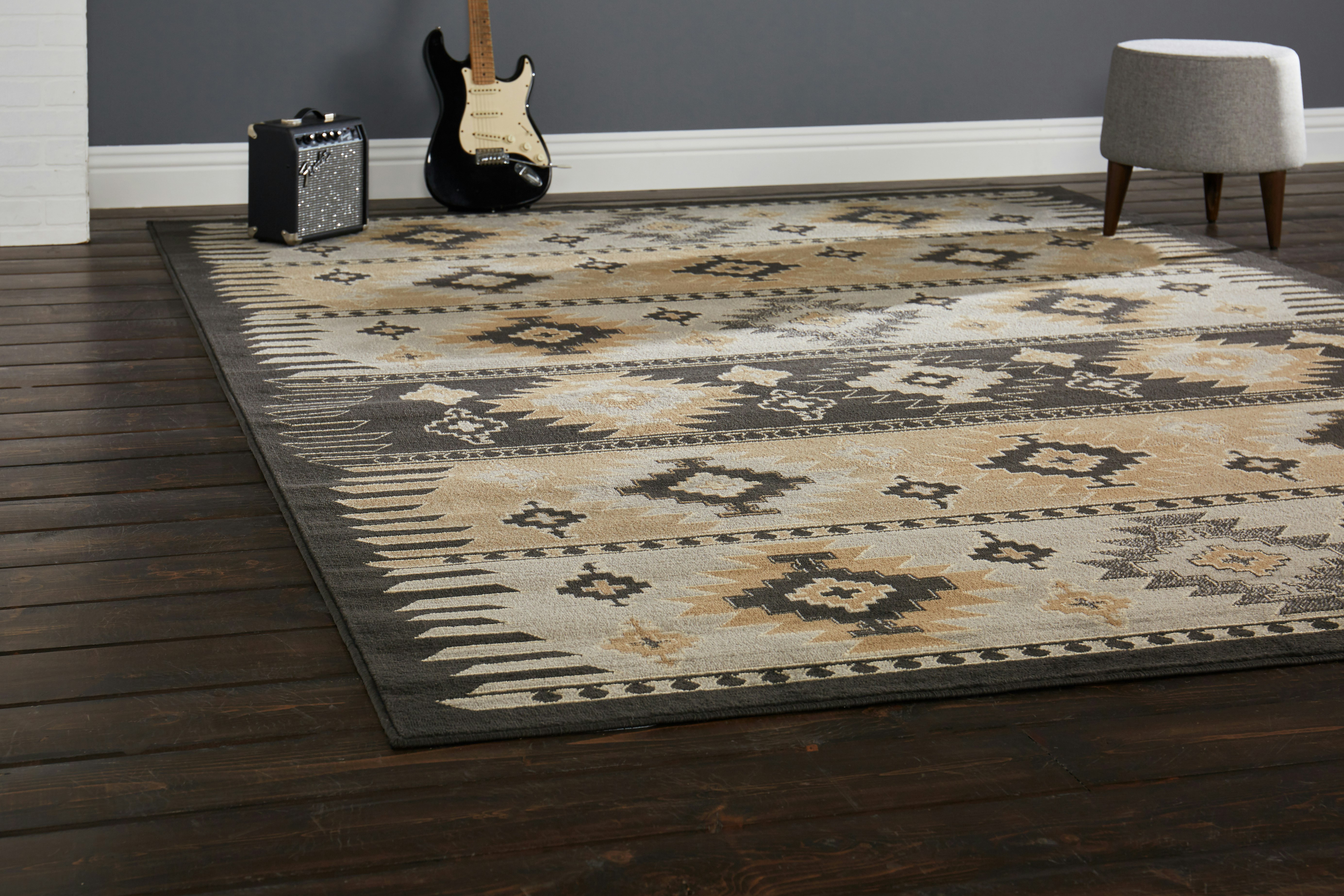 Azrus Rug
