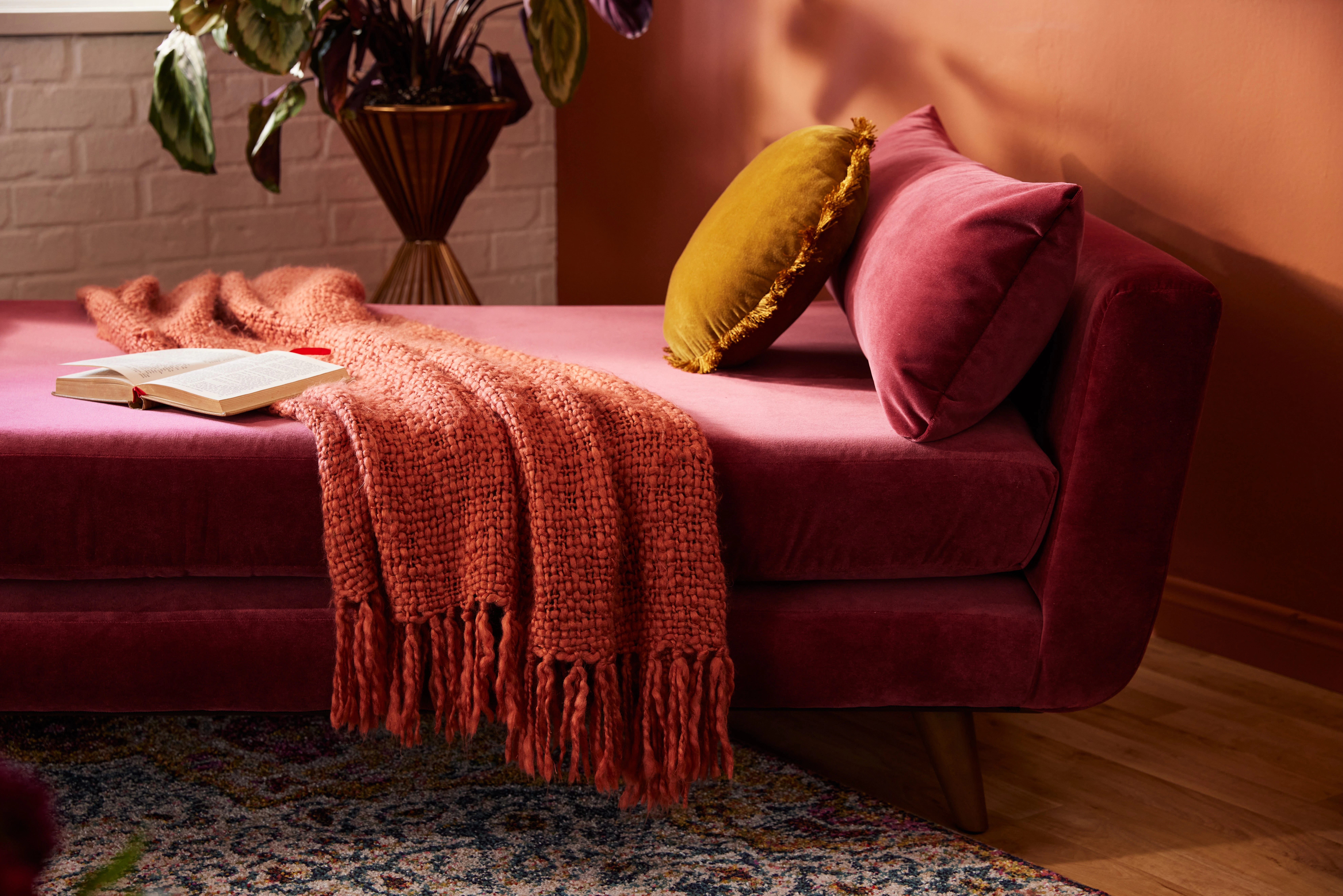 Hughes Daybed Banks Currant