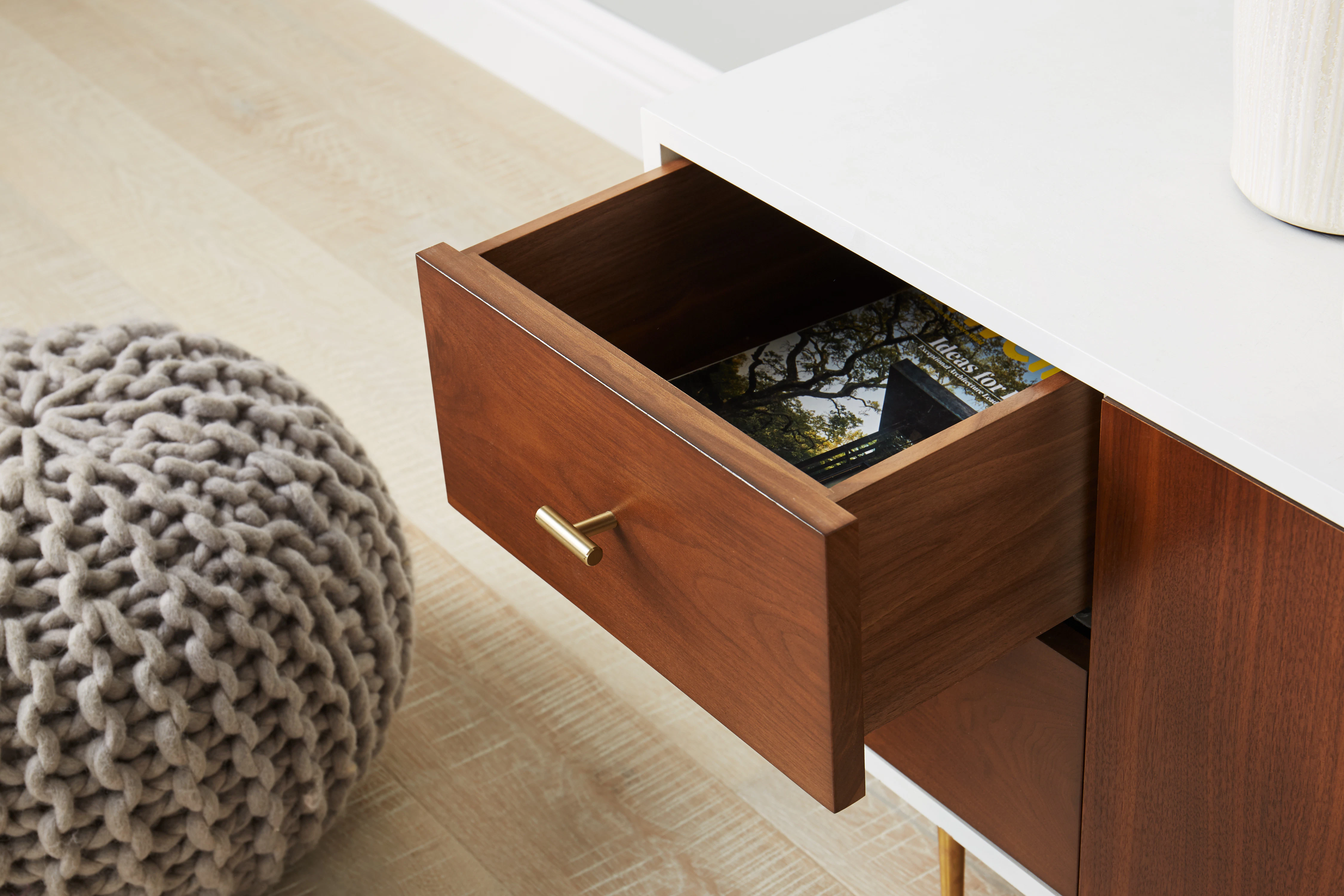 Aaro Small Media Console