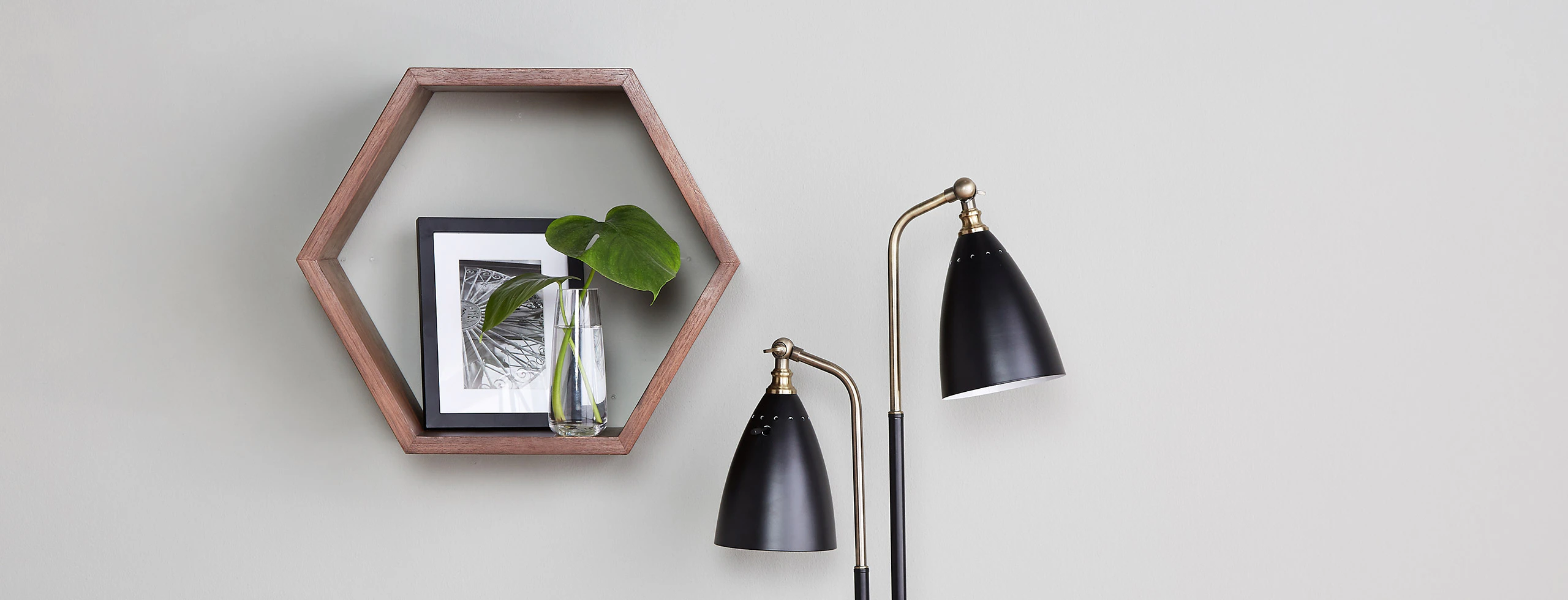 Adis Shelf 15x18x8