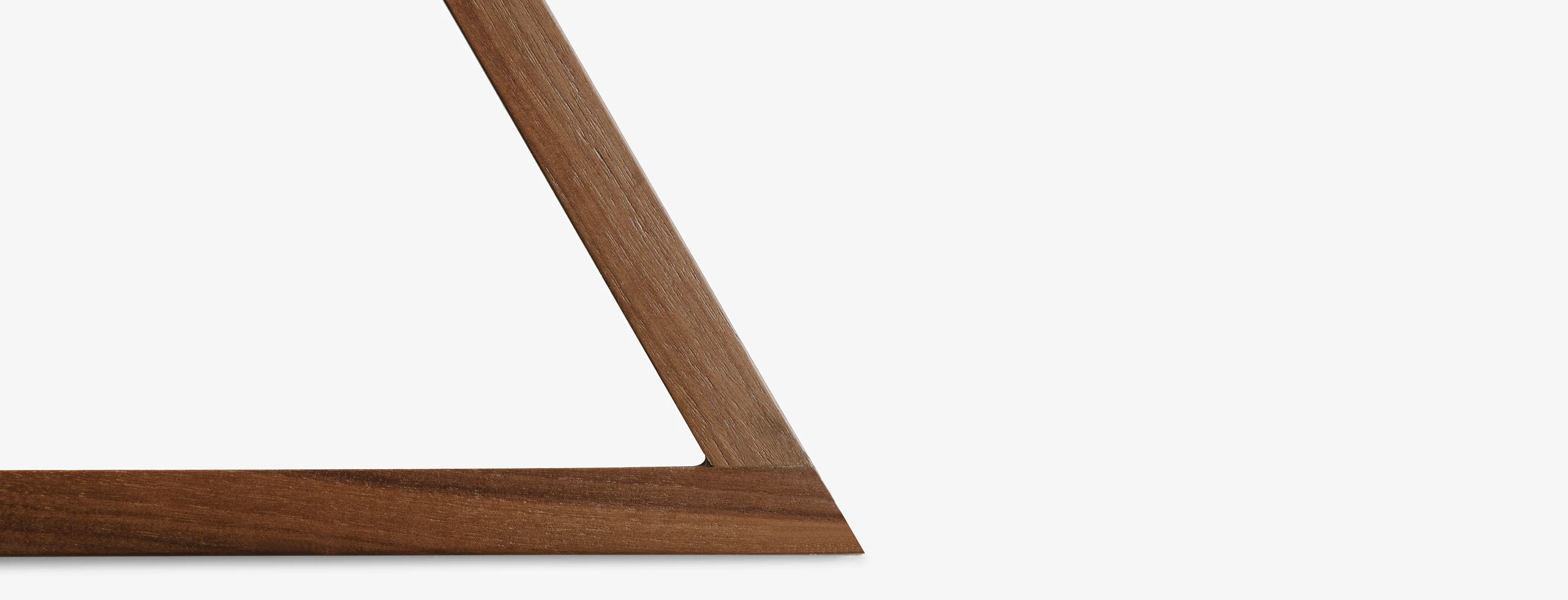 Hero Essie Shelf Walnut