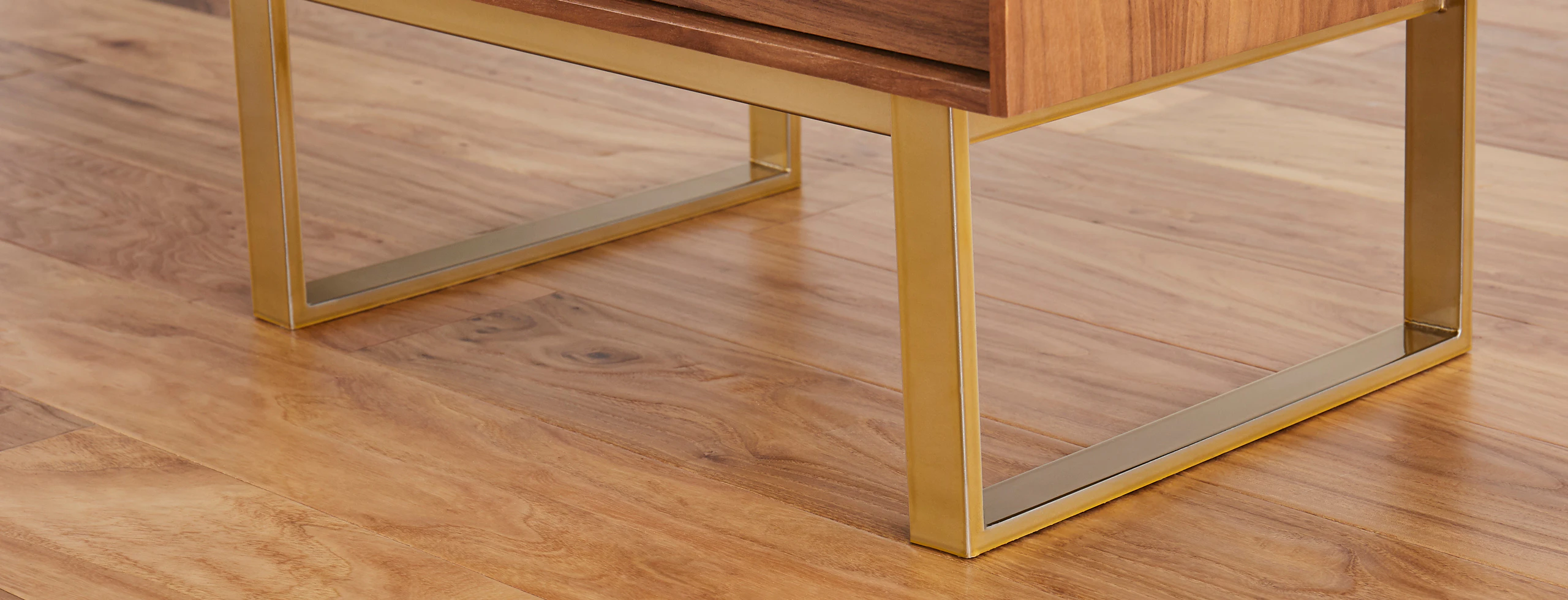 lincoln nightstand lastudio hero