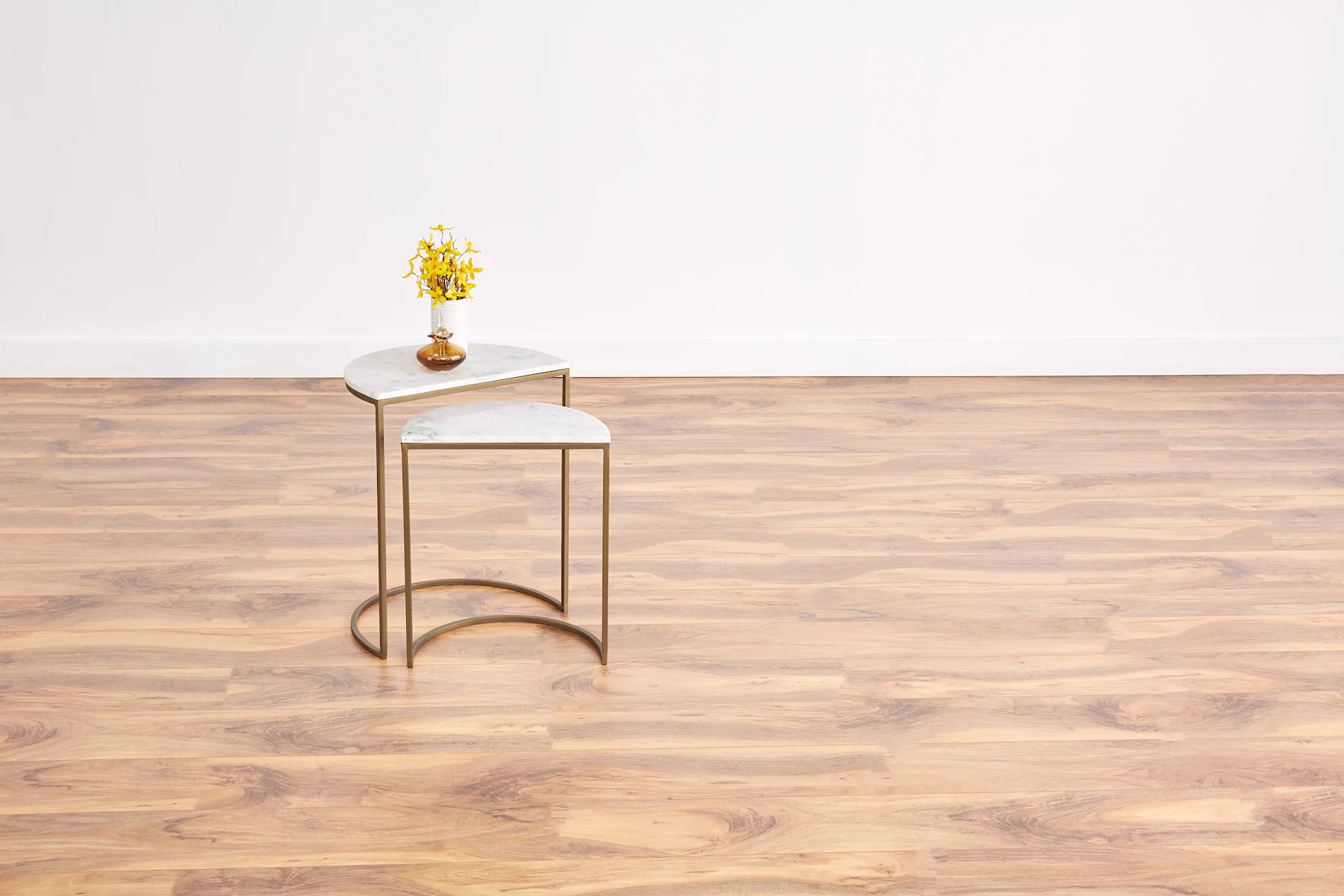 Ane Nesting Table