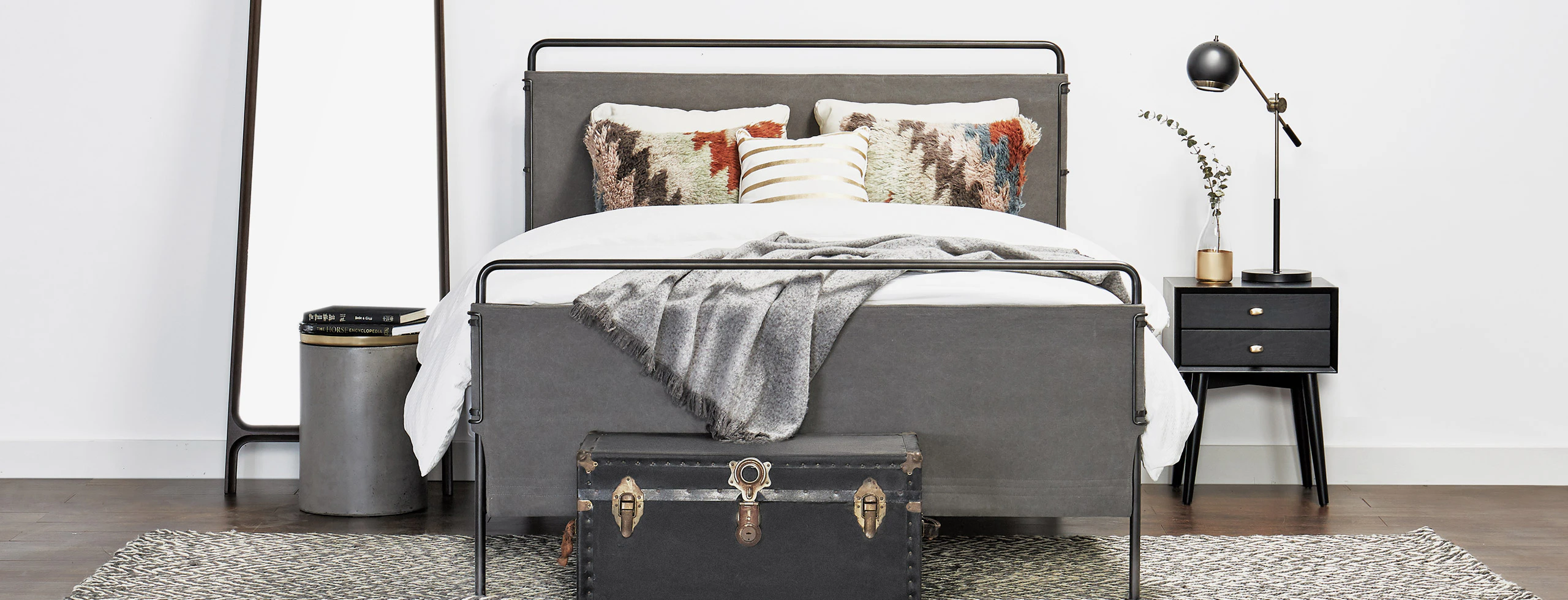 hero saar bed
