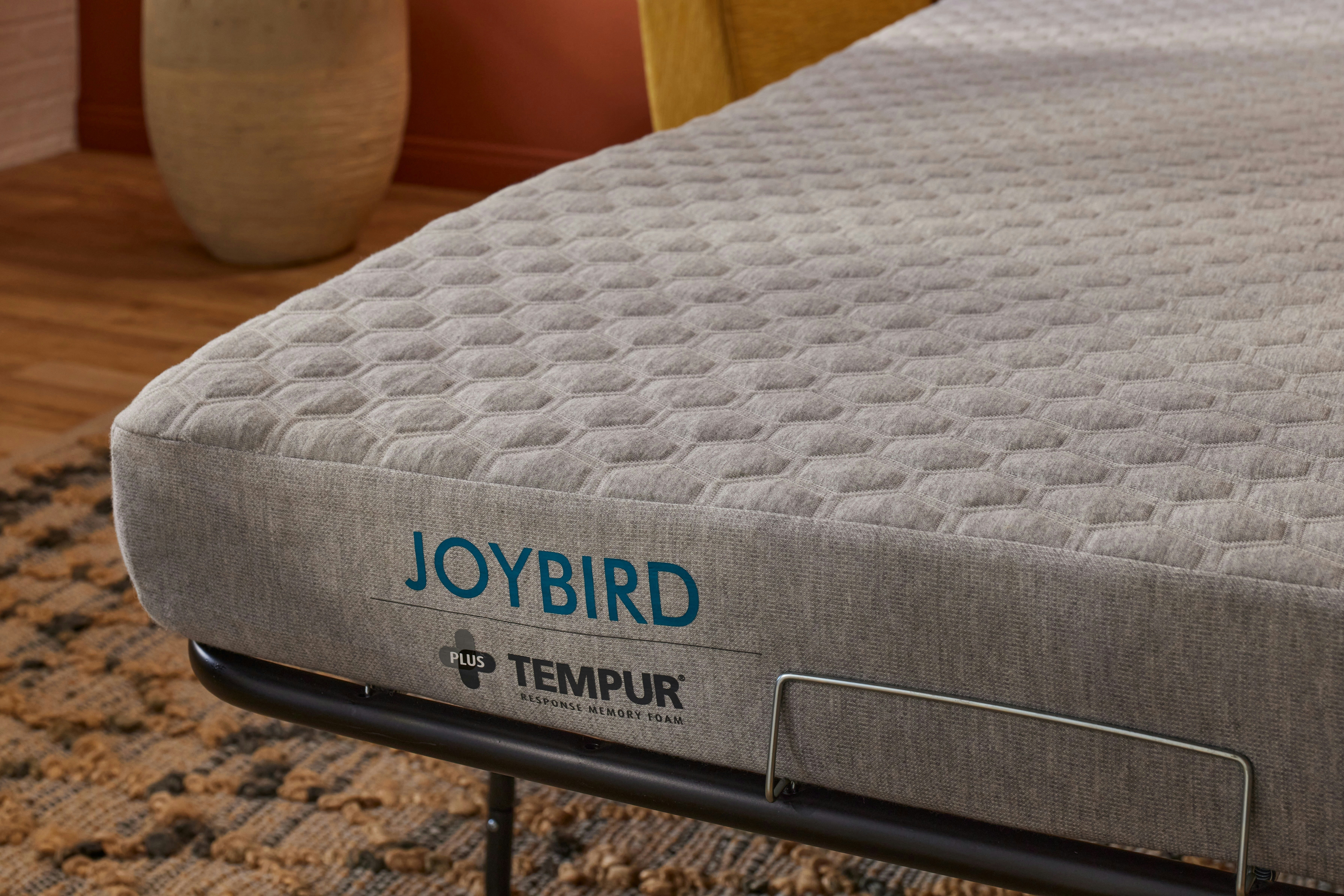 Hughes Twin Sleeper Bentley Daisey