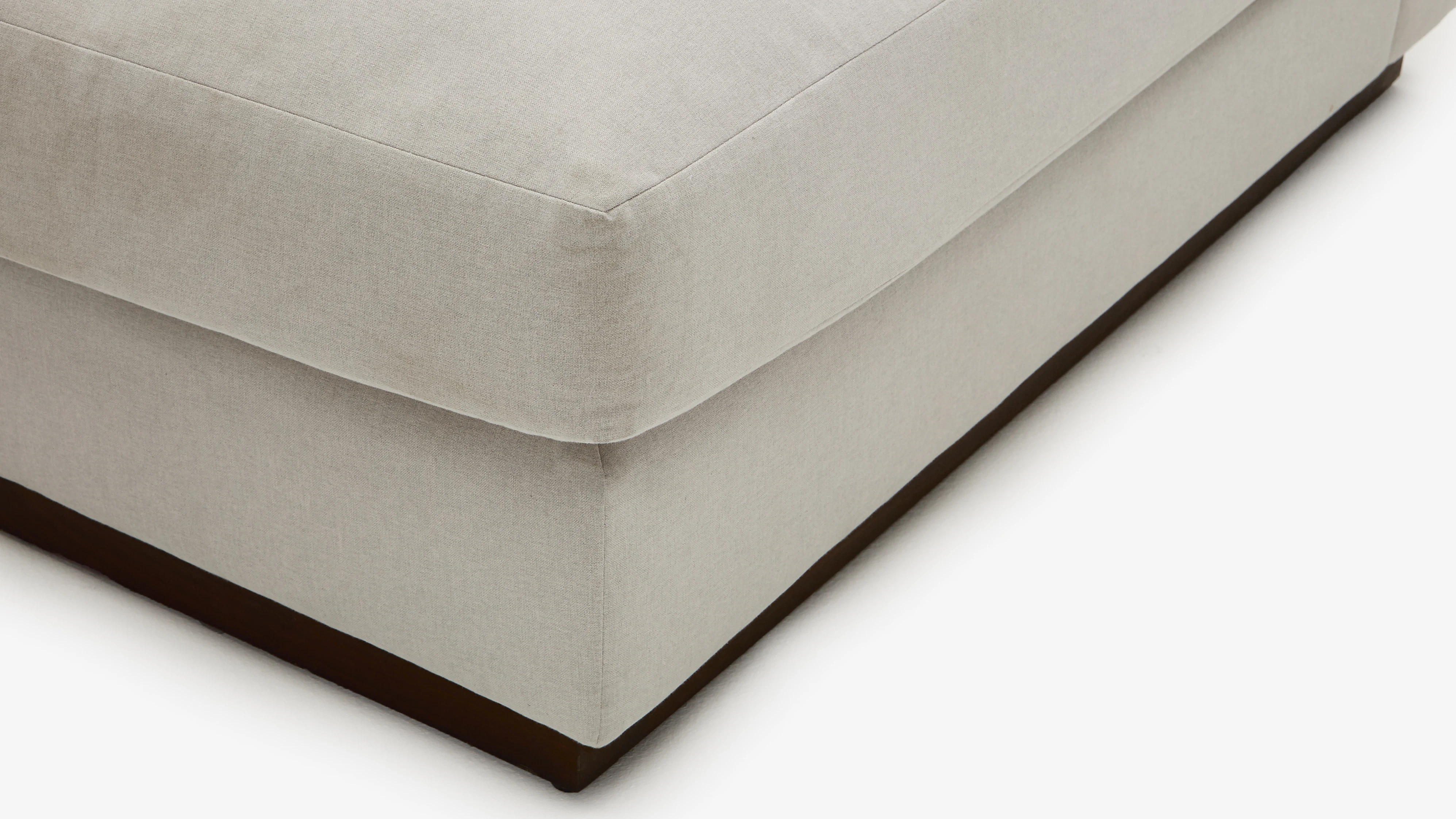 Holt Corner Chair Devon Platinum