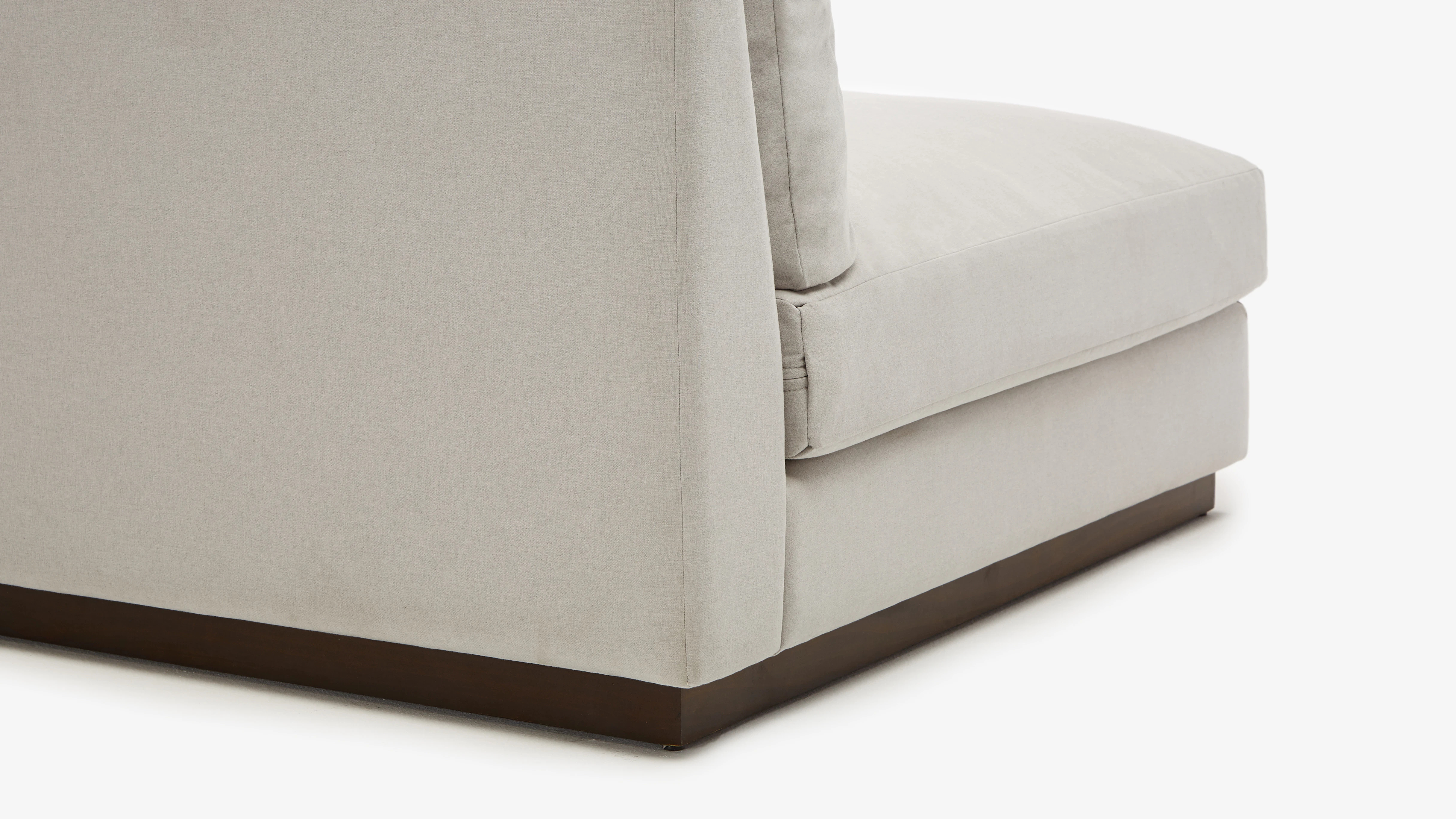 Holt Corner Chair Devon Platinum