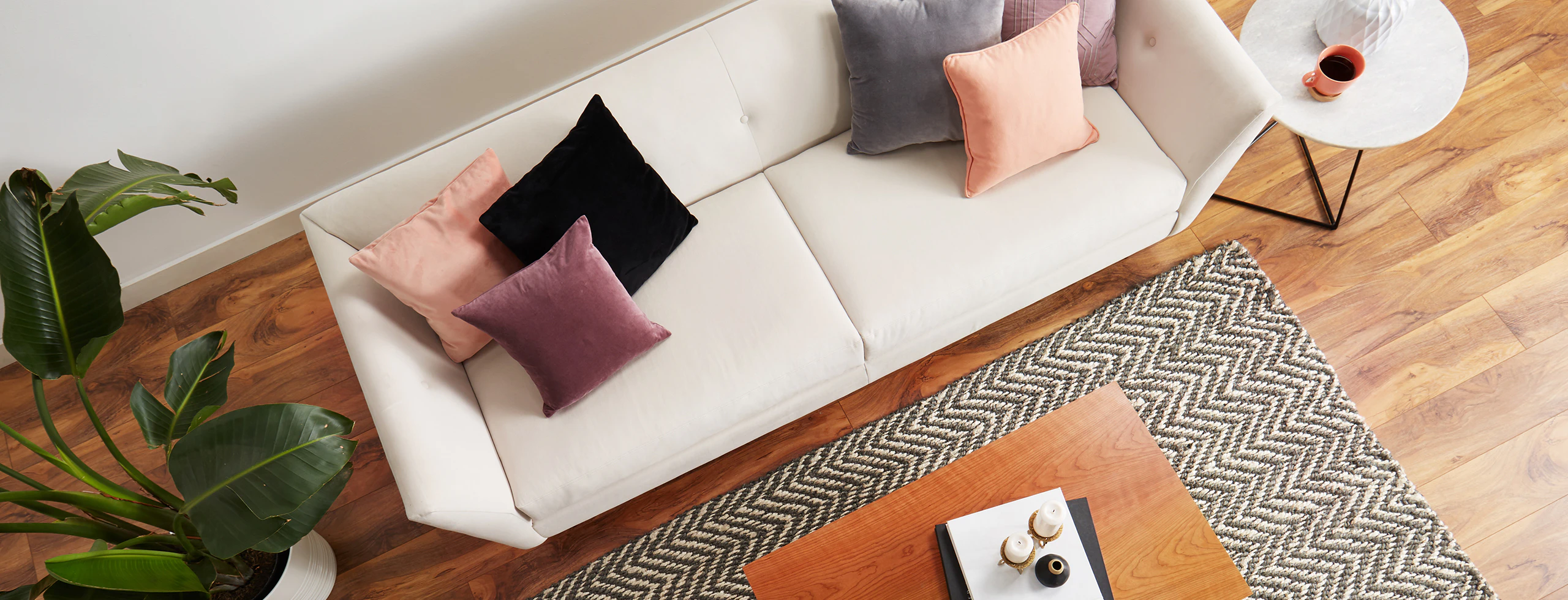 Duchess Sofa Pearl Luminance
