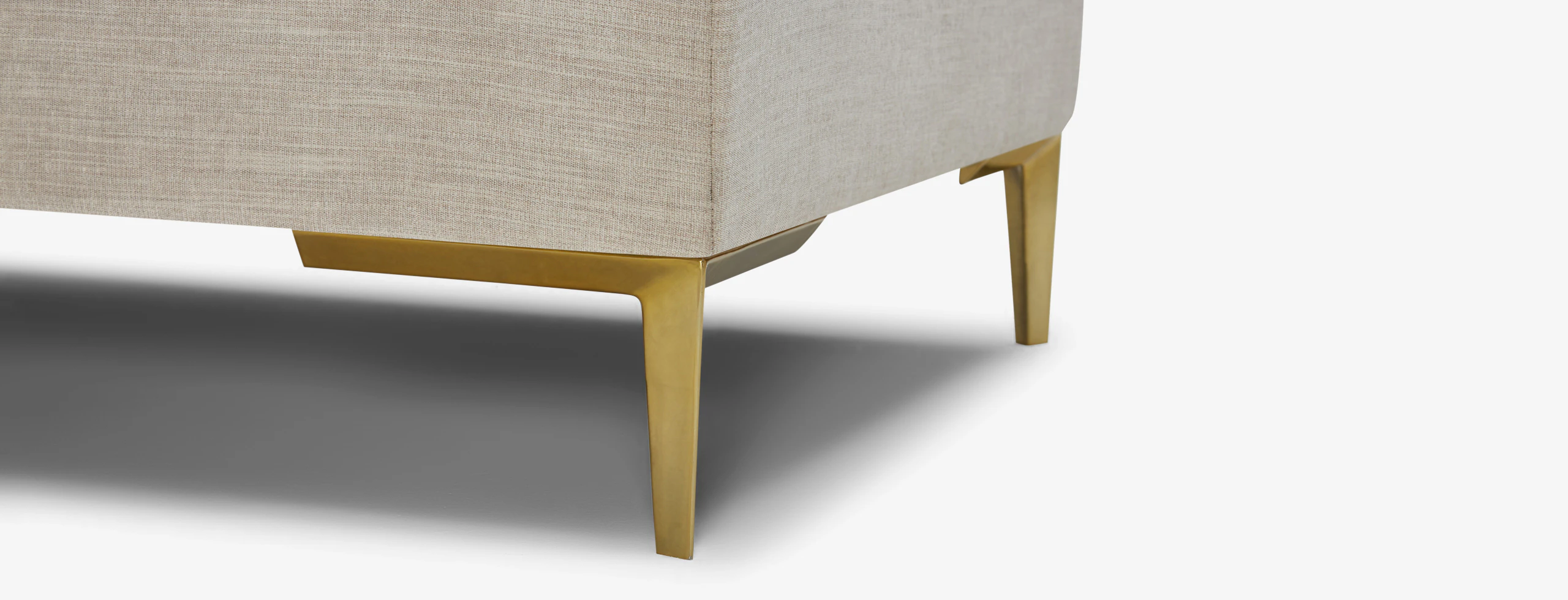 Ainsley Sectional with Bumper Lucky Divine Flip