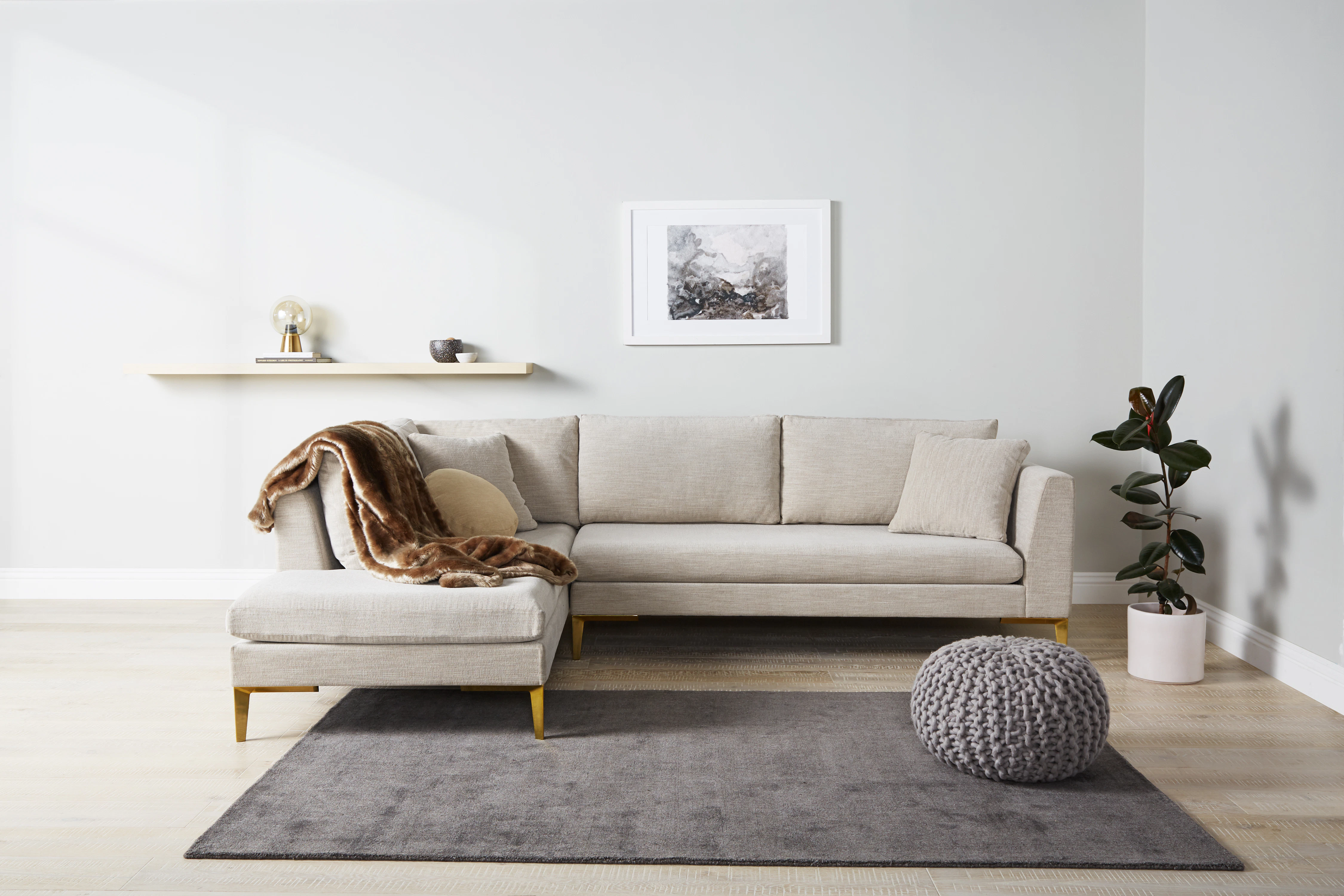 Ainsley Sectional with Bumper Lucky Divine