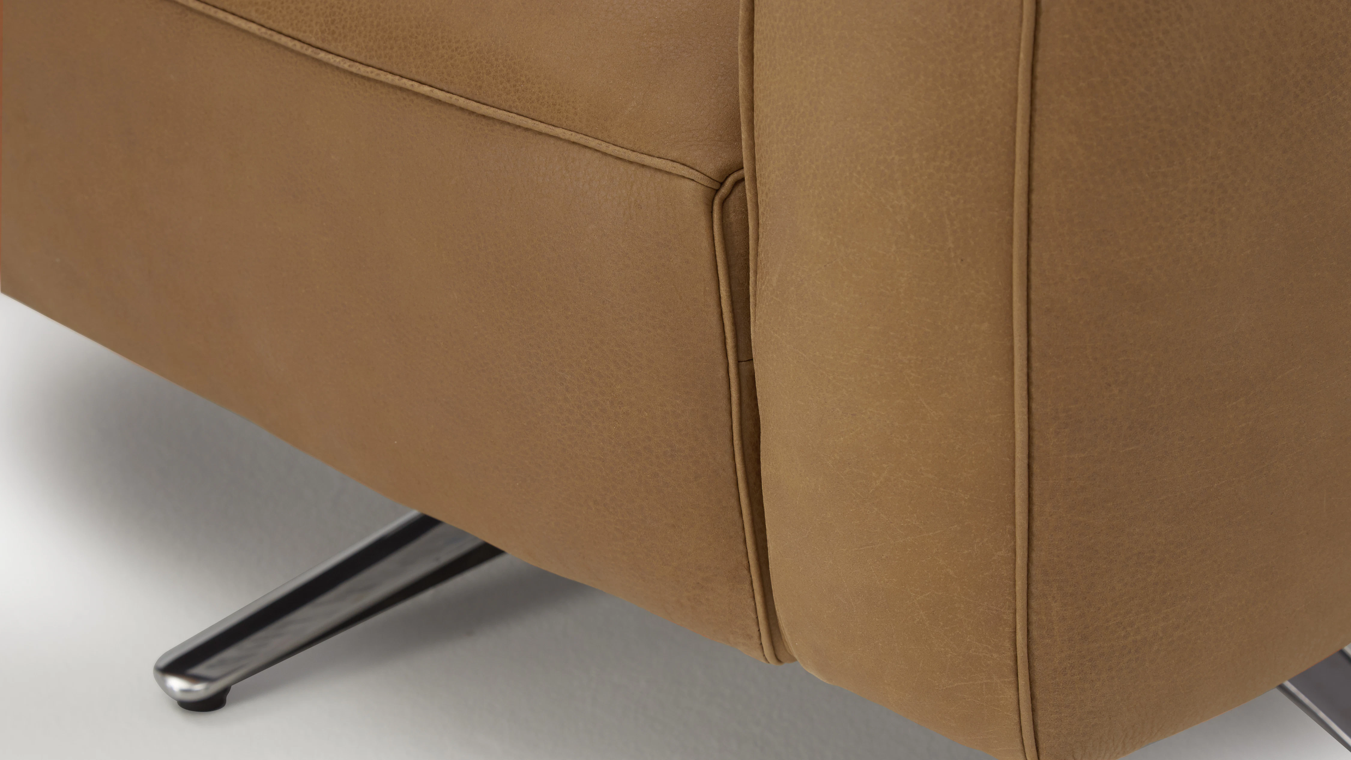 Nova Leather Swivel Chair Toledo Camel